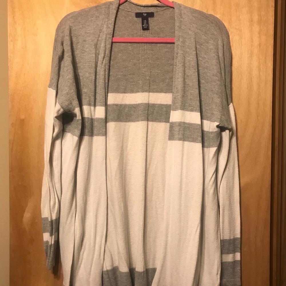 Gray & White Gap sweater!